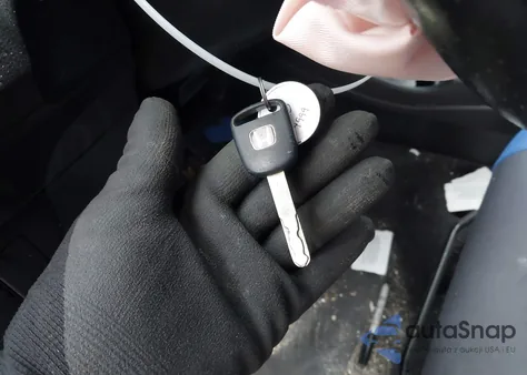 2010 Honda Fit z USA, uszkodzony, nr VIN JHMGE8H22AS024941